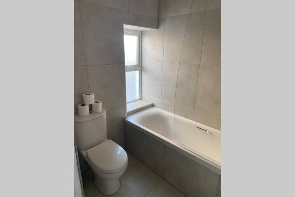 Beachside Apartment In The Centre Of Town 뉴키 외부 사진