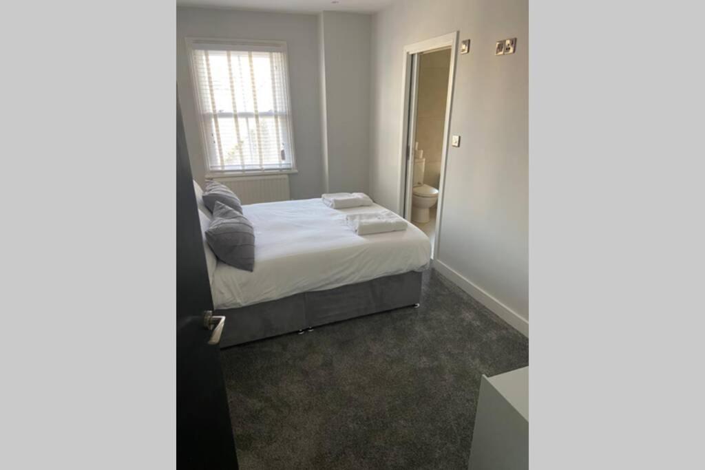 Beachside Apartment In The Centre Of Town 뉴키 외부 사진